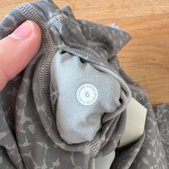 Lululemon Athletic Align High Rise Yoga Pants 28” City Camo Silver NWT Size 6 - Picture 8 of 9